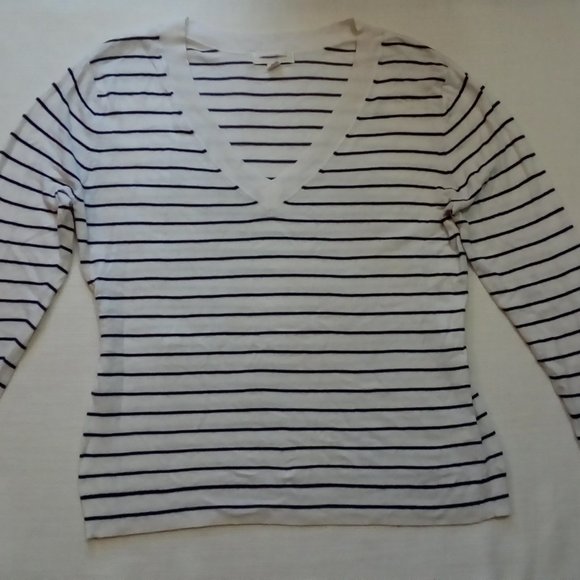 Treasure & Bond Slouchy V-Neck Sweater - Picture 5 of 8